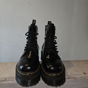 Dr.Martens Platform jordans